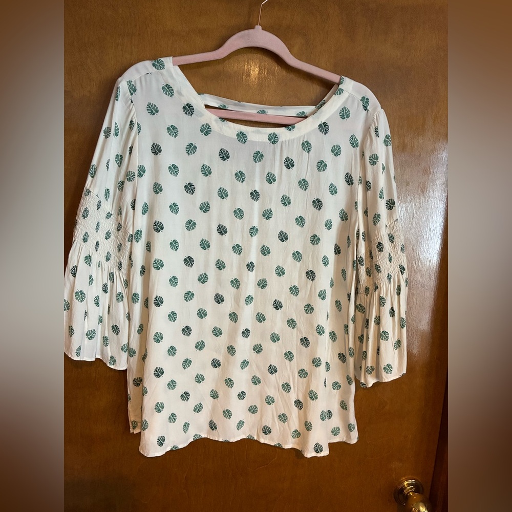 LOFT Cream Tunic with 3/4 sleeves And Green Monstera Leaf Prtint